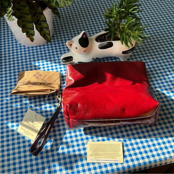 PATRICIA NASH Valerie Clutch/Wristlet Maroon NWT $99 - Picture 3 of 8